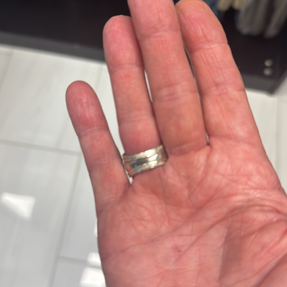 Sterling silver wide band ring - Picture 3 of 3